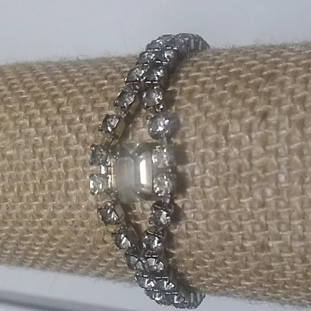 Rhinestone Bracelet Unique Setting - Picture 2 of 5